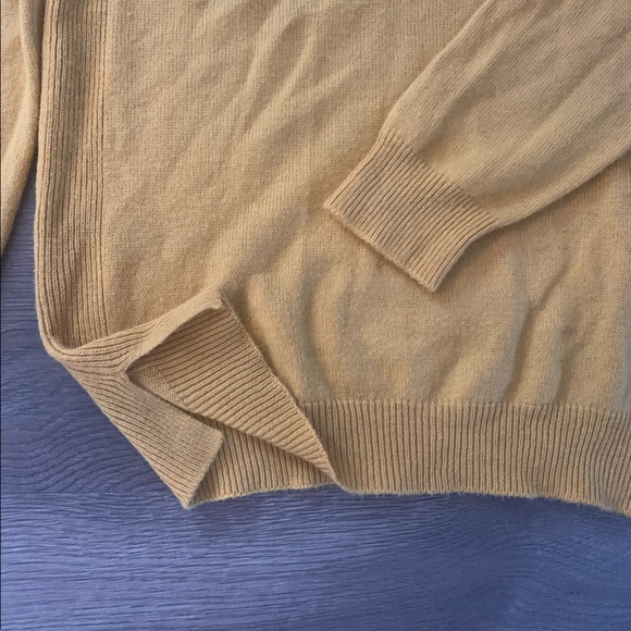 Yellow sweater - Picture 2 of 3